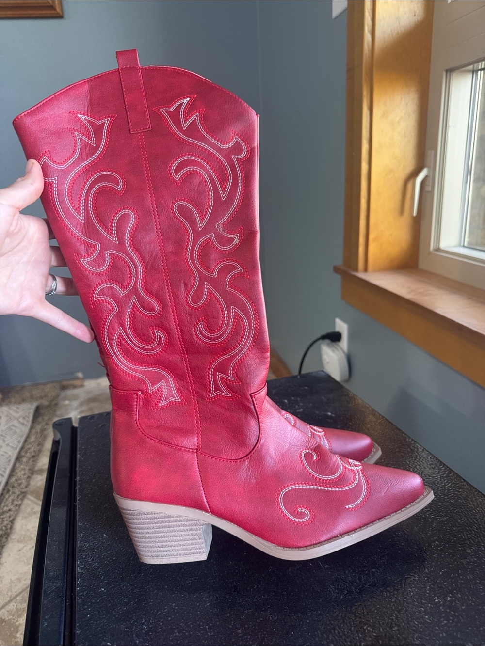 Source Unknown Red Western Embroidered Heeled Cowboy Boots